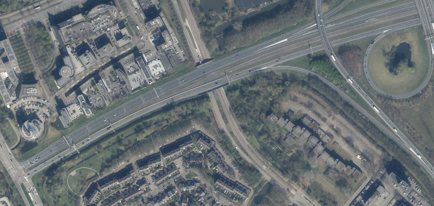 Luchtfoto van Rijnsweerd, de kantoorschijven langs de A27, werkgebied van Brouwers Elektrotechniek
